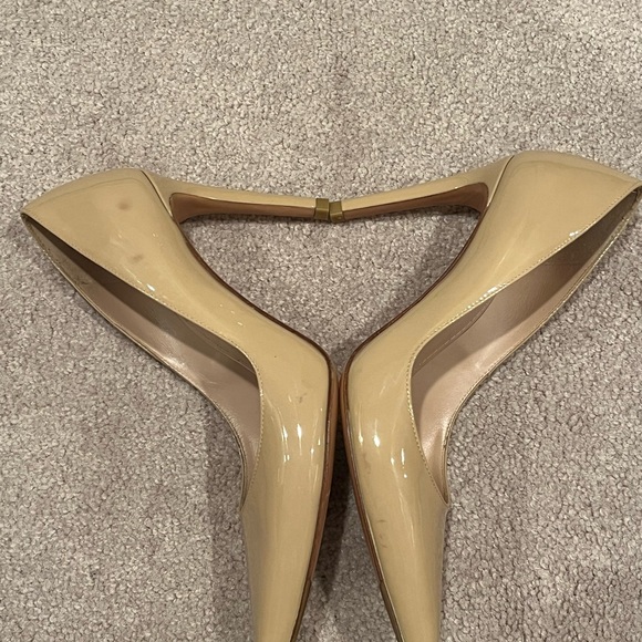 Stuart Weitzman 100 Pump excellent condition worn only once - Picture 6 of 7